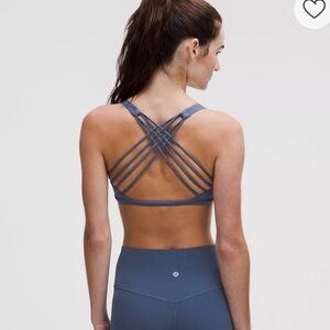 Lululemon Free to Be Bra in Blue Twill. Size 8